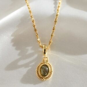 14k Gold filled 18-20" Labradorite necklace
